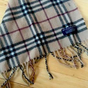 Burberry wool scarf